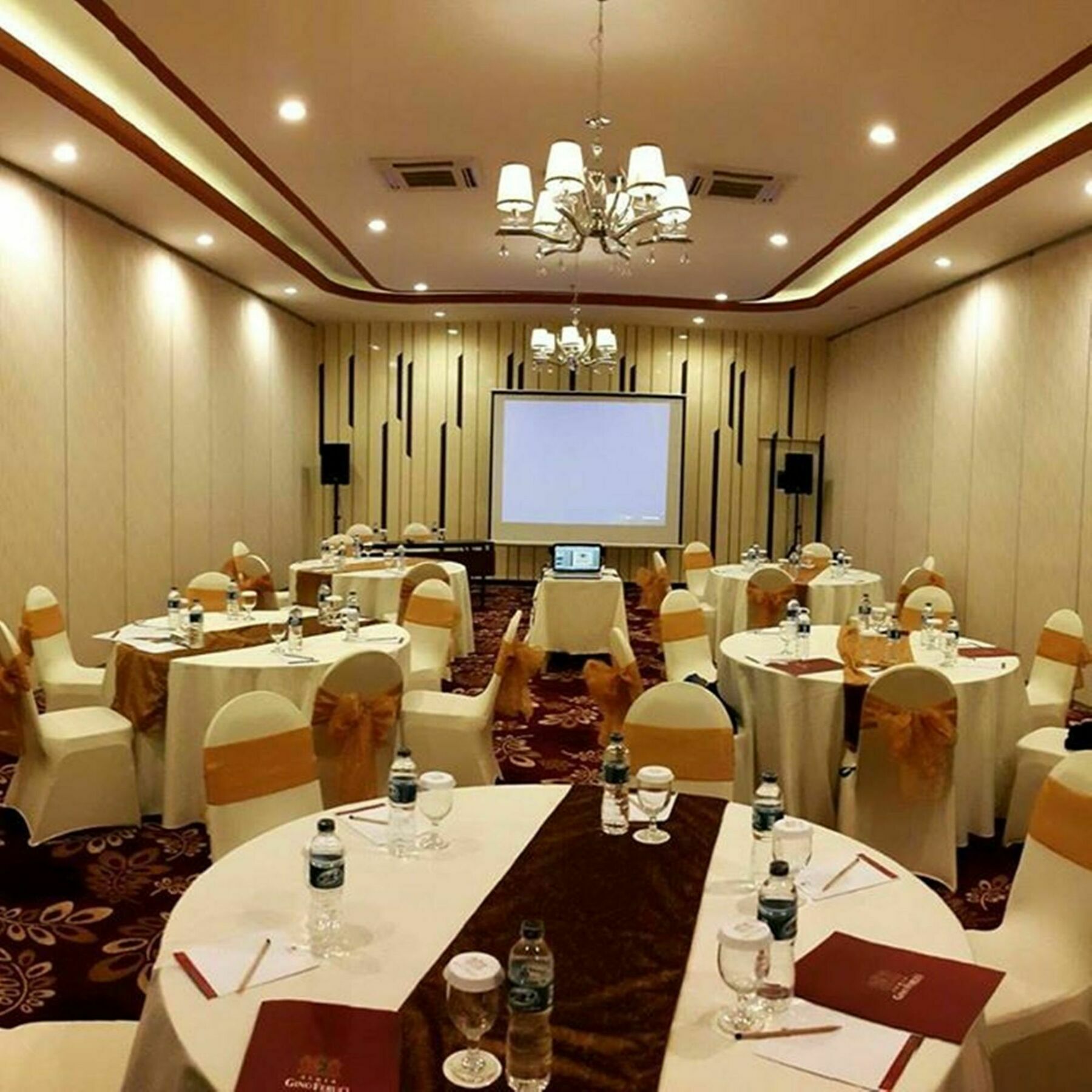 Agria Hotel Bogor Exterior foto